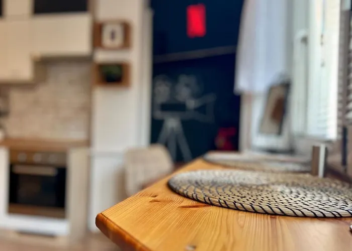 Adm Cozy In Center - Netflix, Coffee, Ac * Братислава
